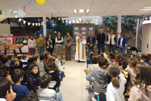 Visite de l’Évêque à l'école la Chartreuse